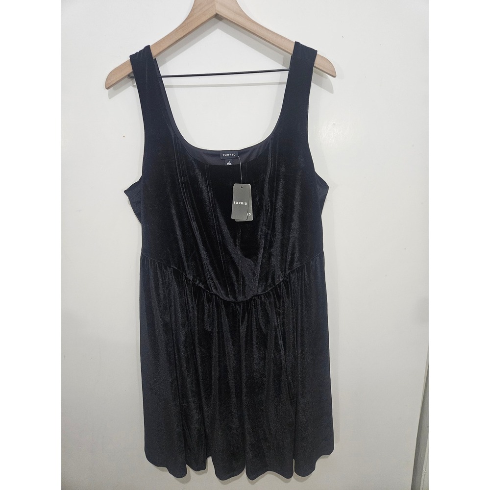 Torrid Mini Sleeveless Velvet Corset Dress in Deep Black, new with tags, size 2
